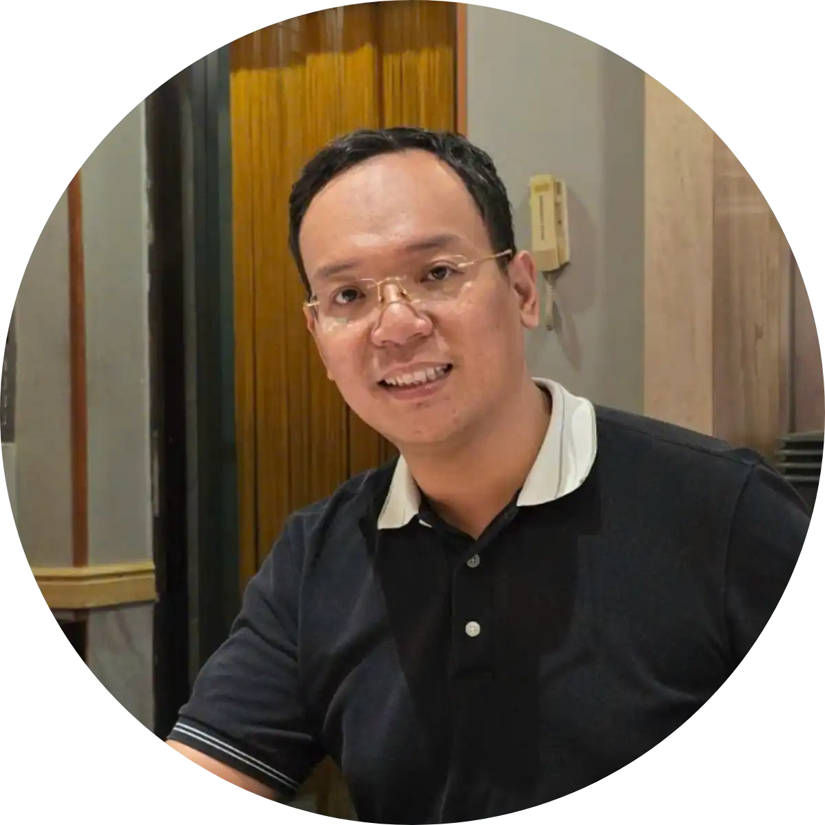 Ông Nguyễn Duy Quang - Chủ shop phong thủy ngũ hành