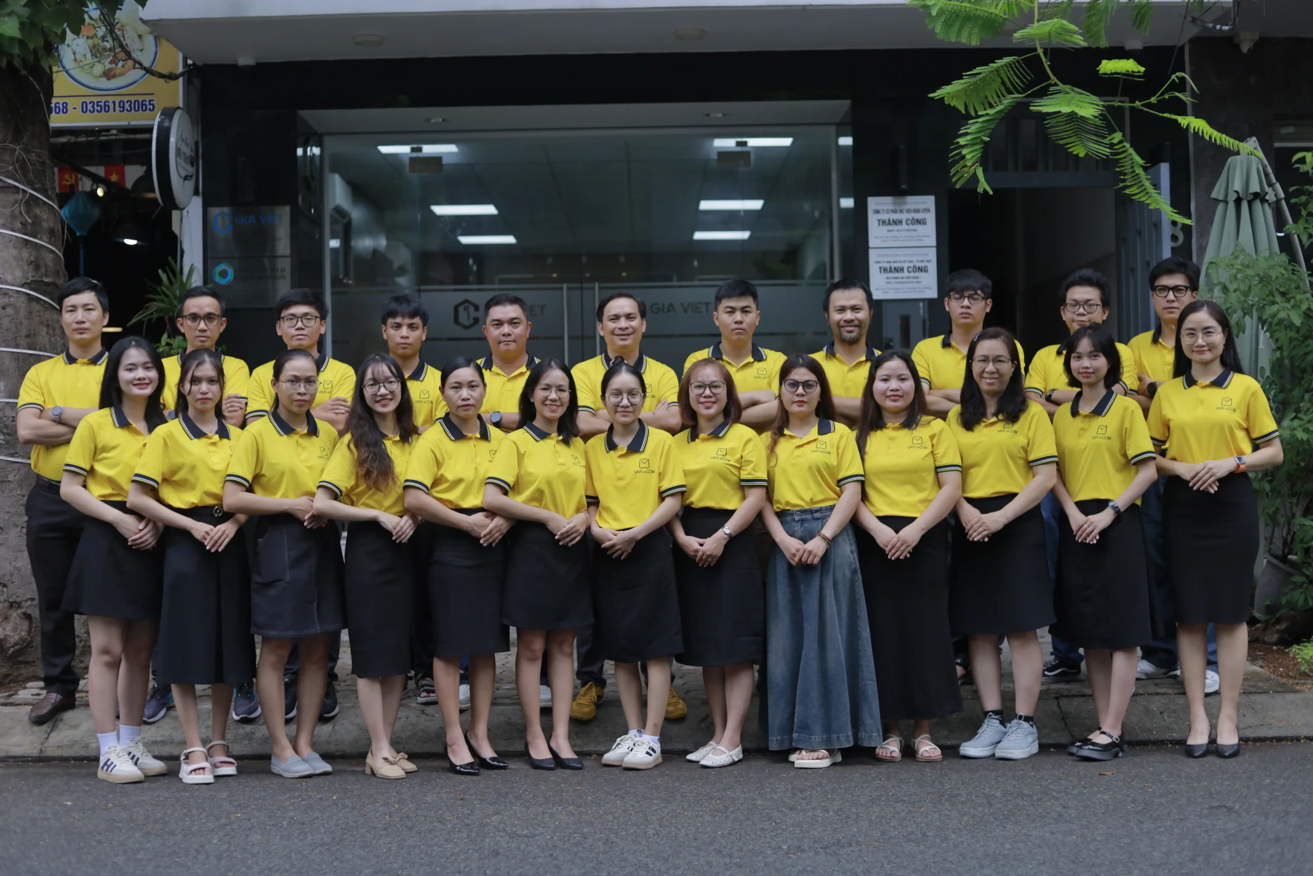 Đội ngũ nhân viên VAR eCOM